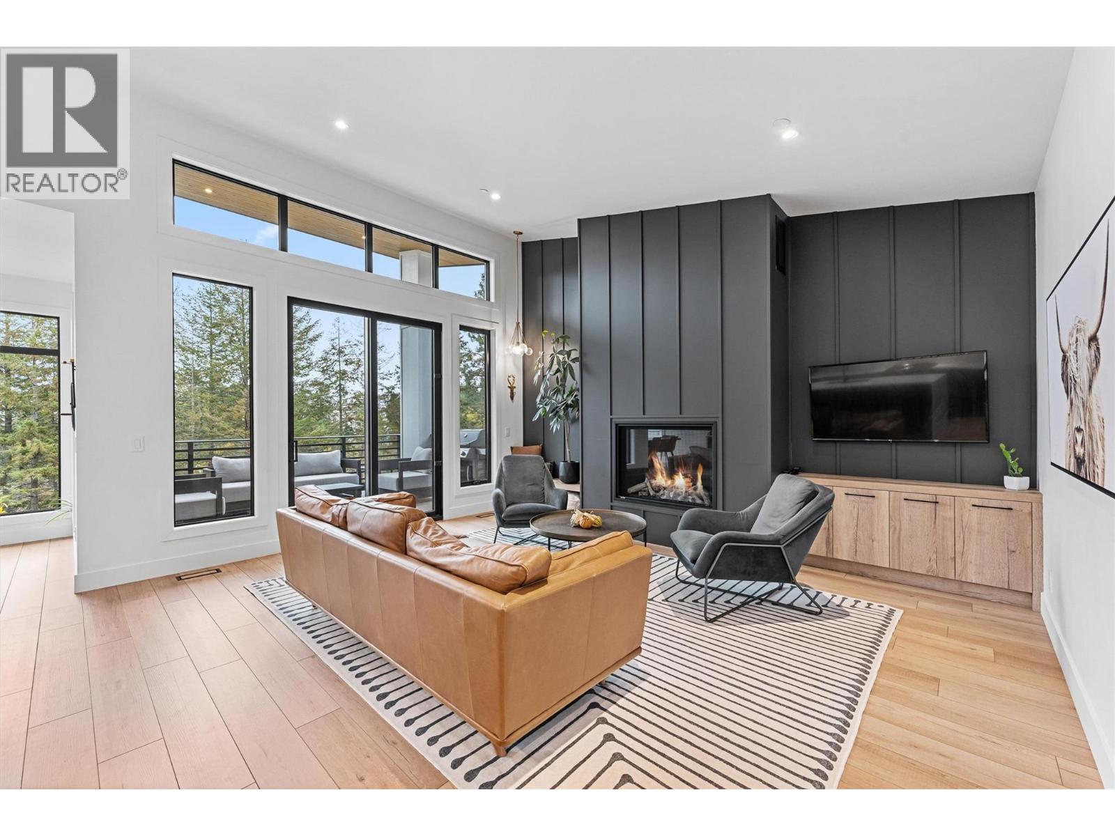 10325 Long Road, Lake Country