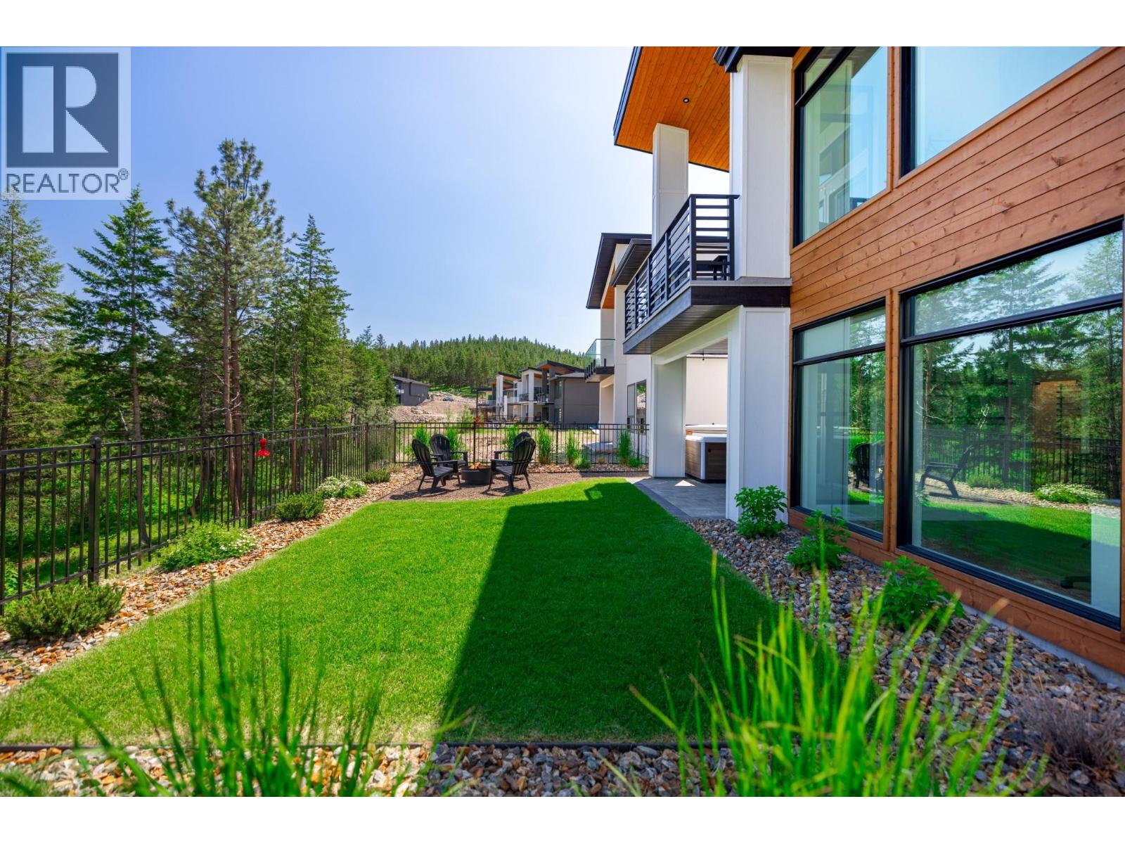 10325 Long Road, Lake Country