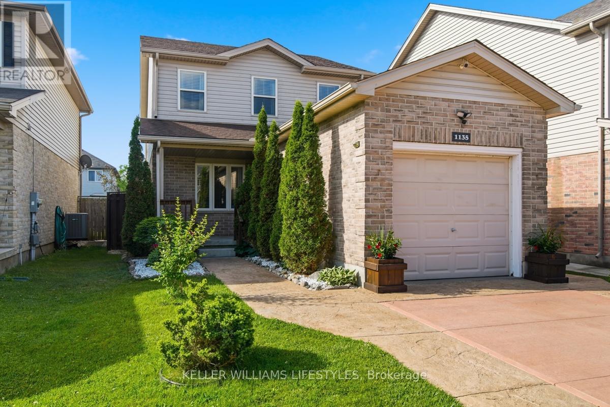 1135 KIMBALL CRESCENT - 1