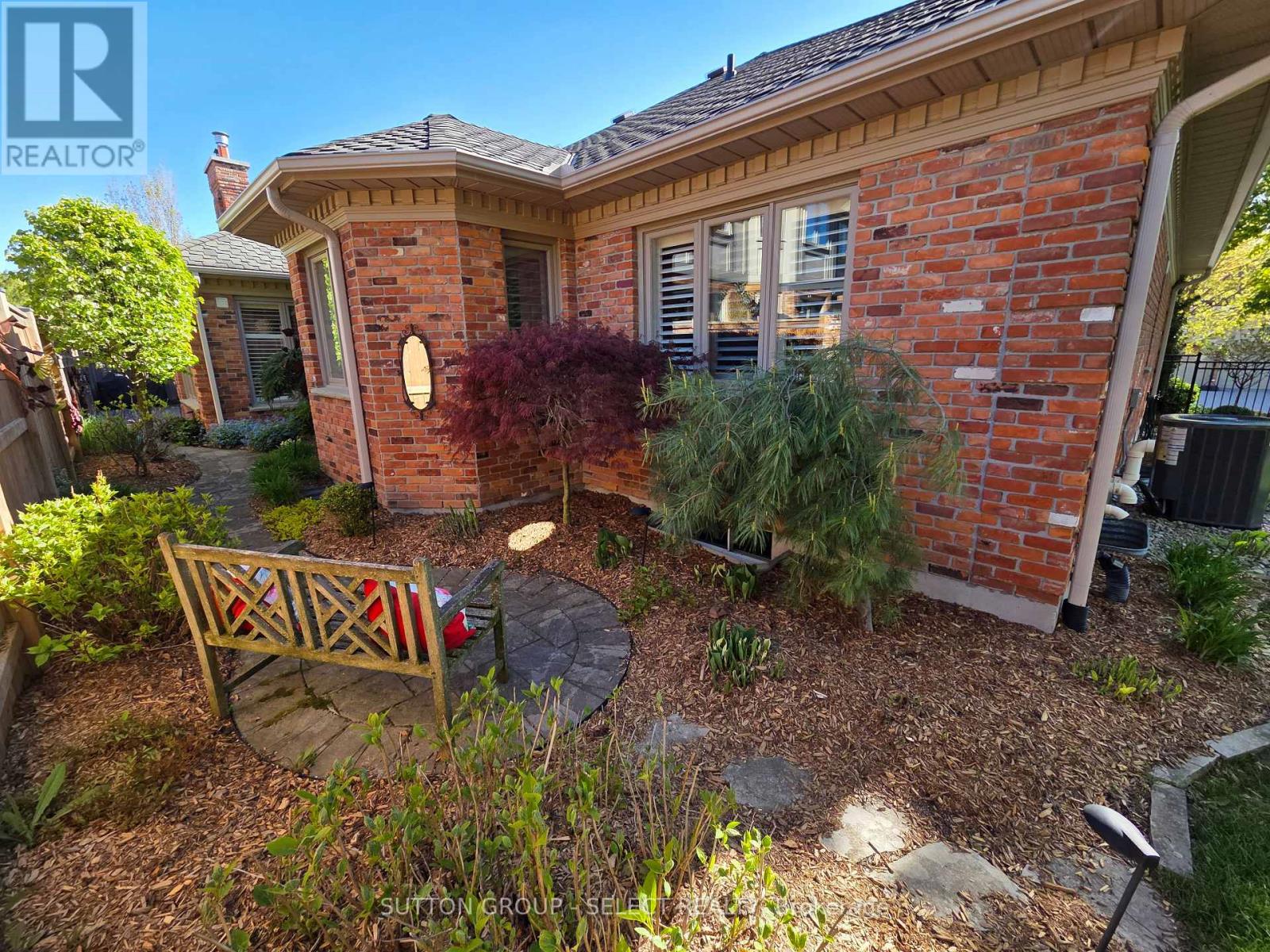 448 GRANGEOVER CRESCENT - 44