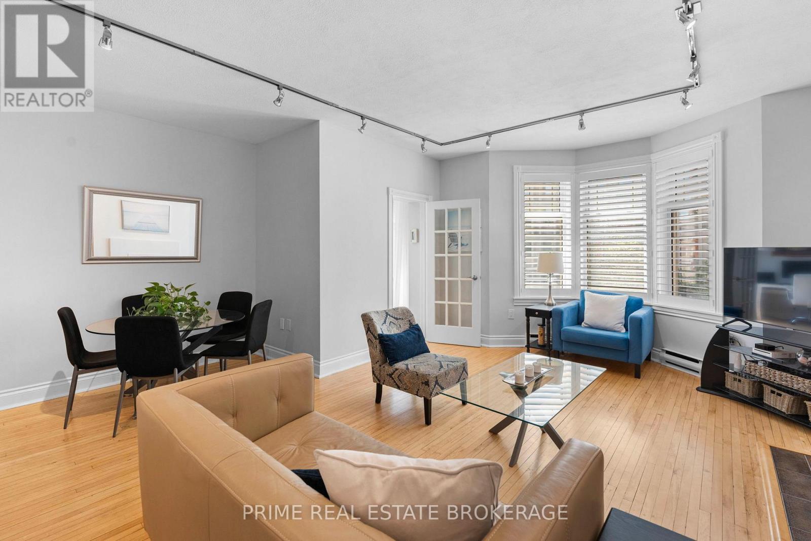 #304 460 WELLINGTON STREET - 13