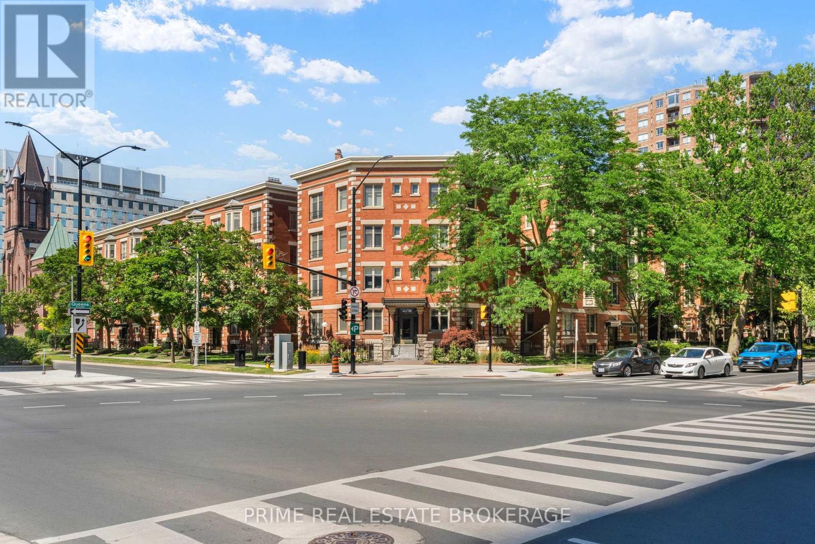 #304 460 WELLINGTON STREET - 34