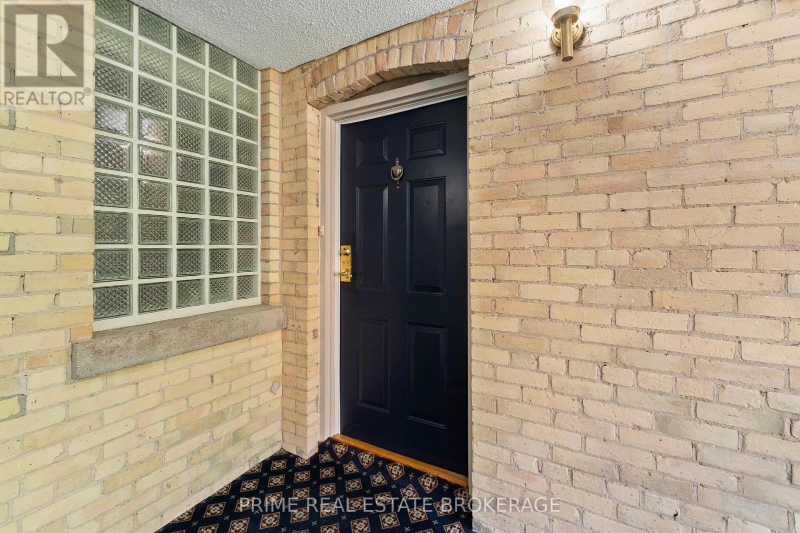 #304 460 WELLINGTON STREET - 4