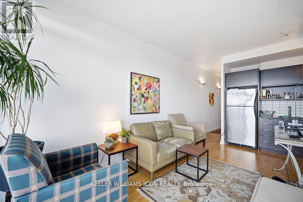 #1301 324 LAURIER AVENUE W - 11