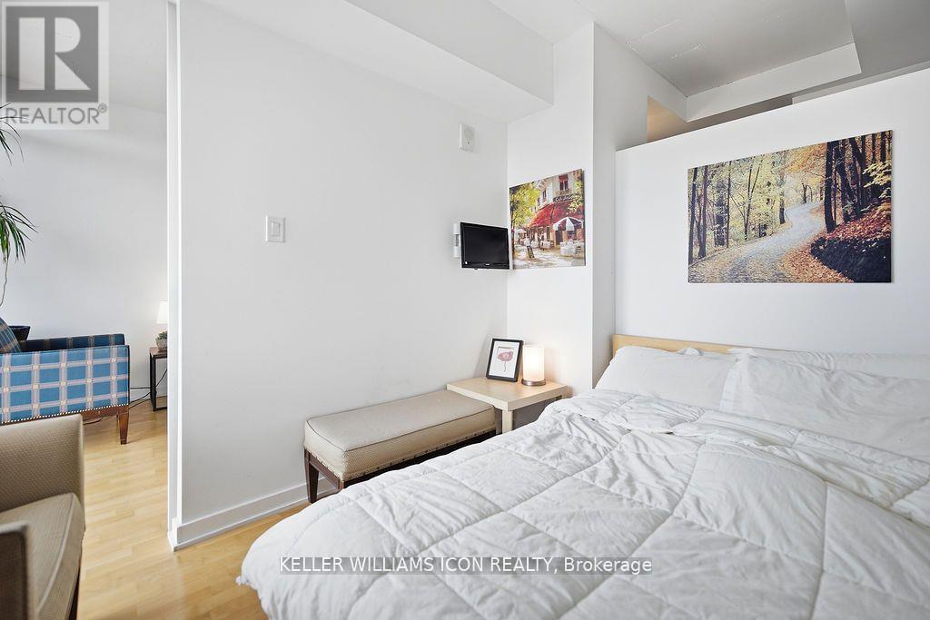 #1301 324 LAURIER AVENUE W - 17
