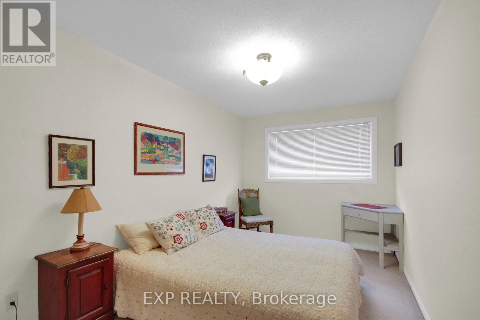 #20 40 HUNTVIEW PRIVATE - 15