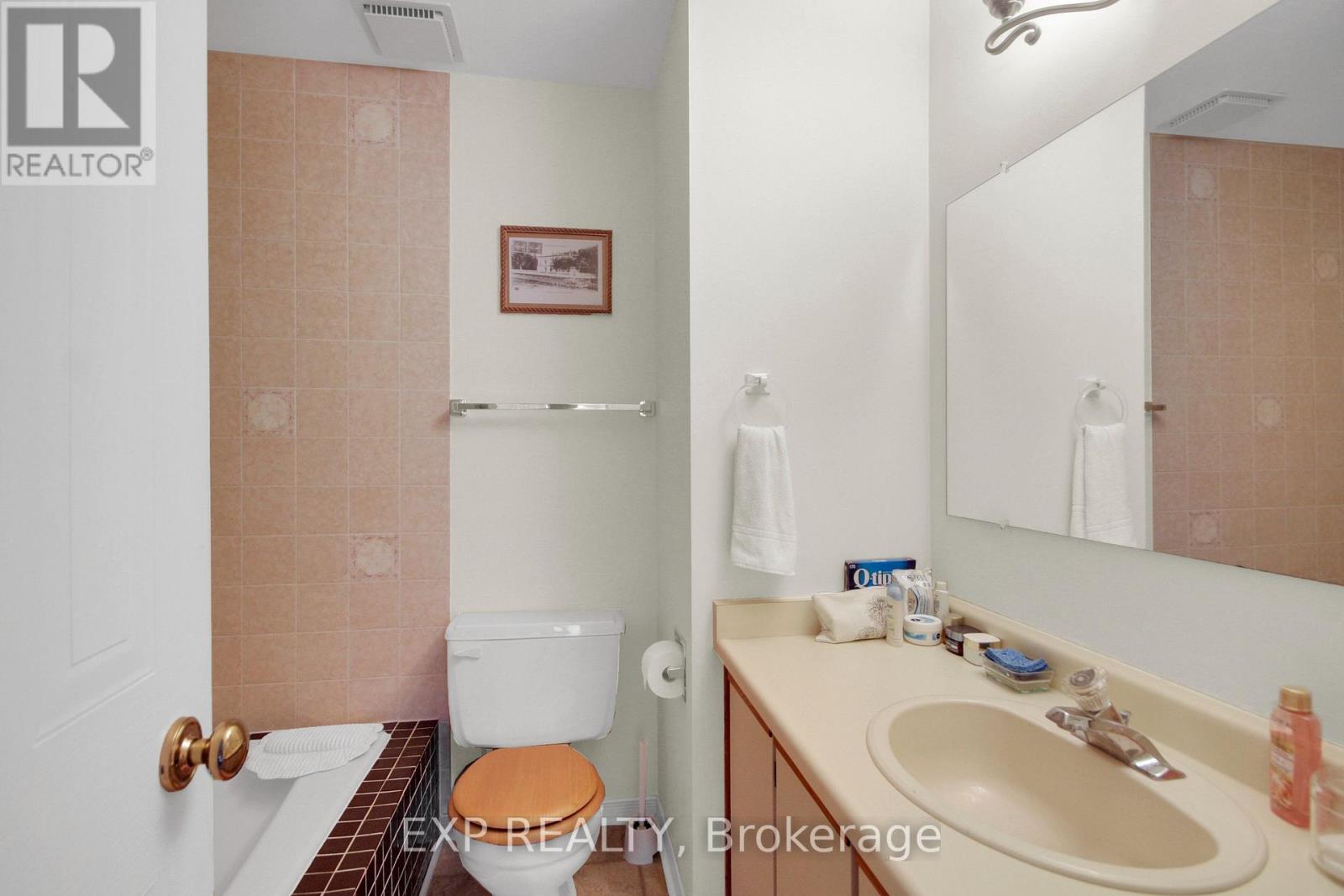 #20 40 HUNTVIEW PRIVATE - 14