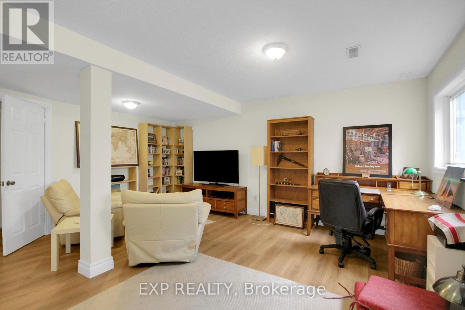 #20 40 HUNTVIEW PRIVATE - 18