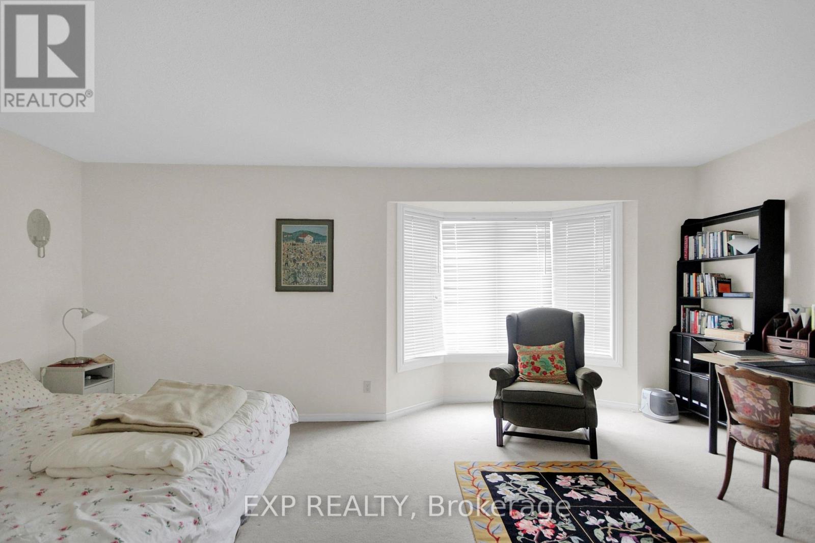 #20 40 HUNTVIEW PRIVATE - 12