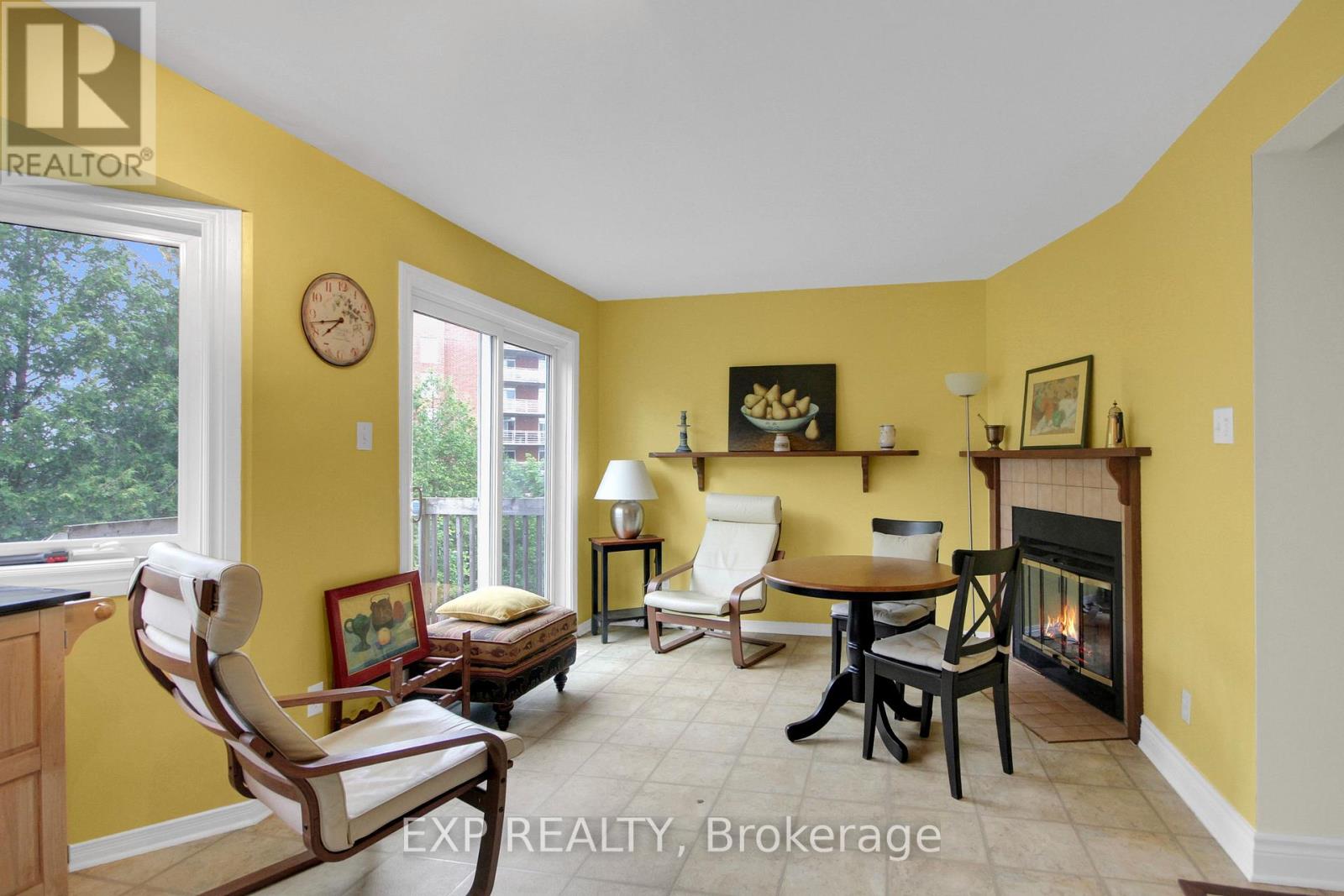 #20 40 HUNTVIEW PRIVATE - 9