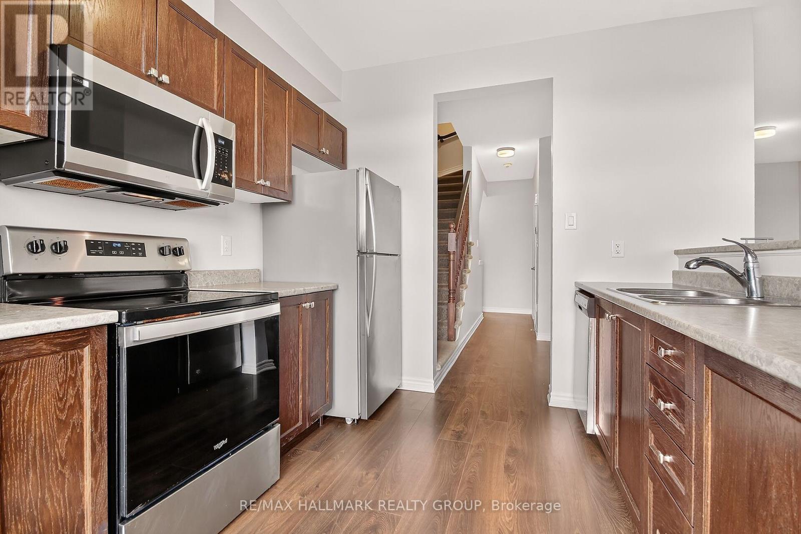 235 HIBERNIAN WALK - 10