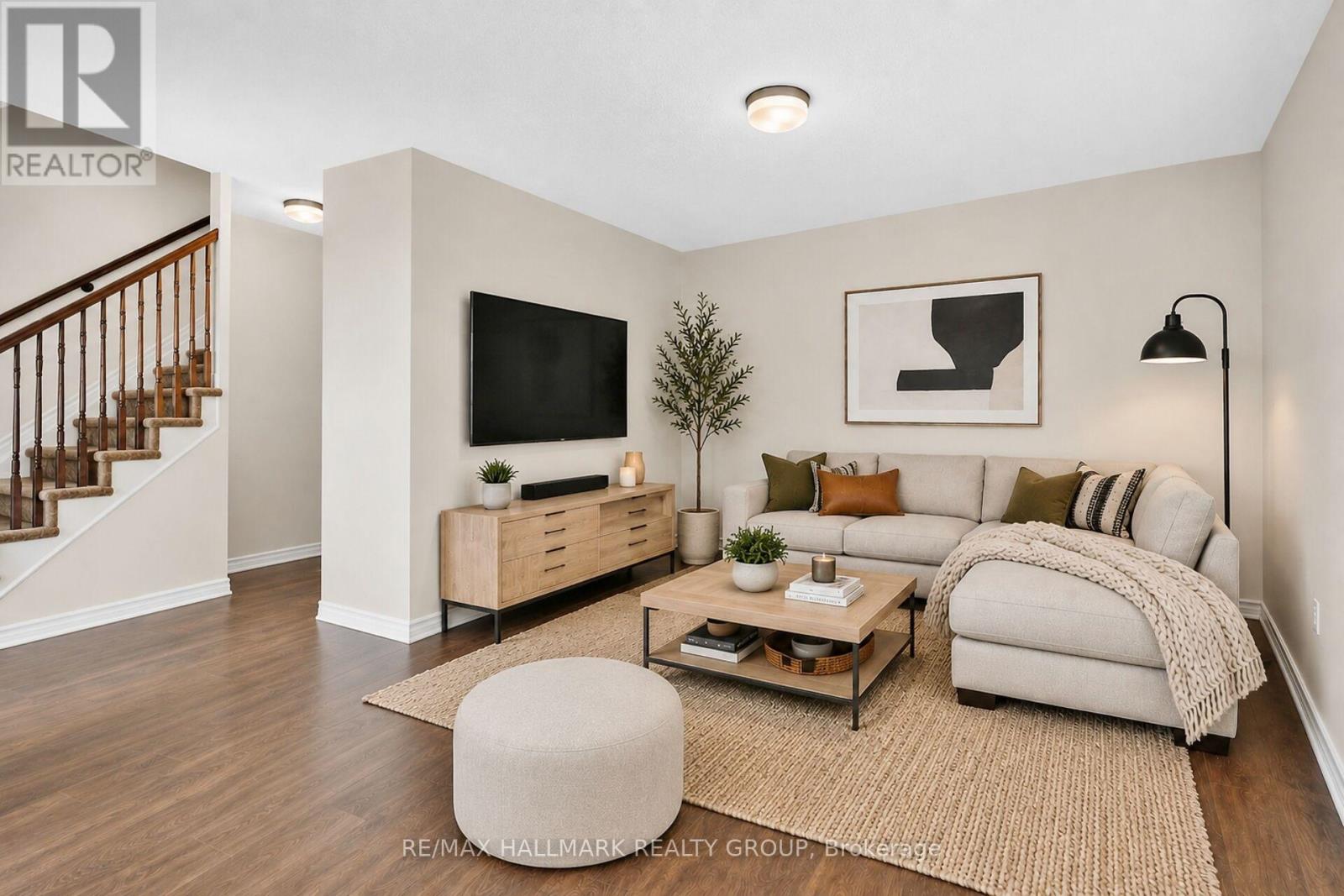 235 HIBERNIAN WALK - 6