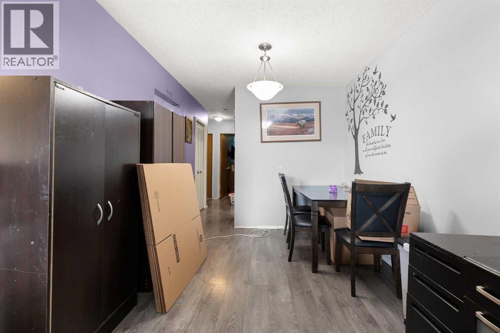 211 Ross Glen Drive SE — photo 6