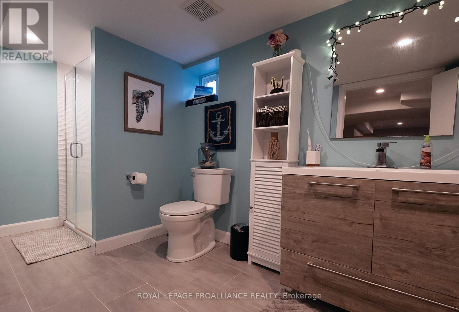 306 DUNDAS STREET W - 32