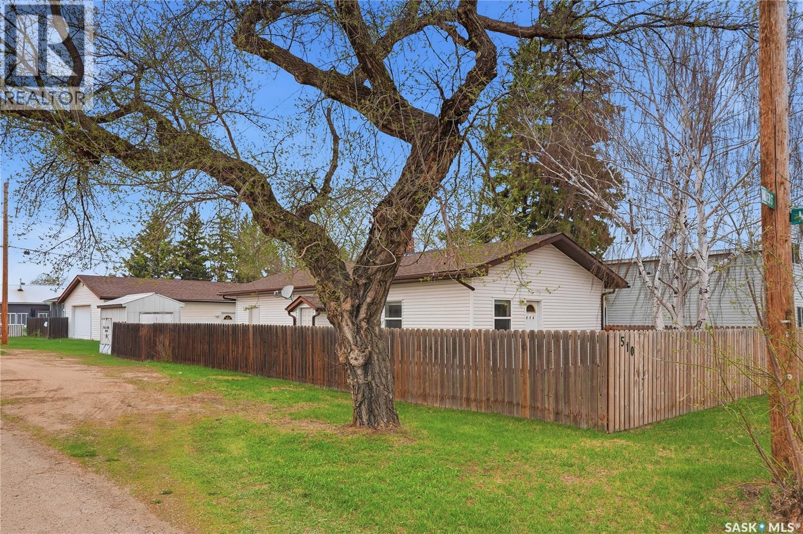 510 Andrew STREET - 1