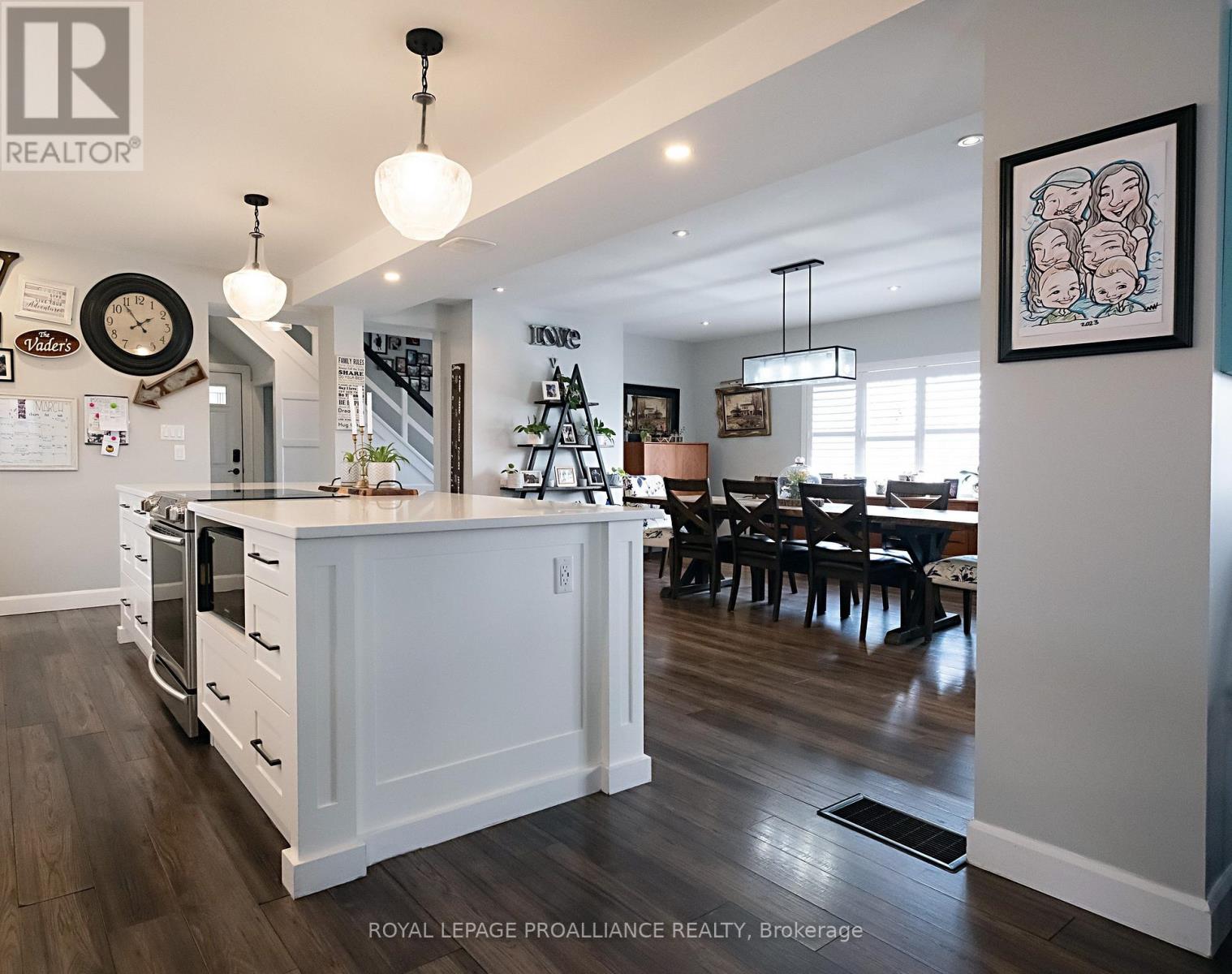 306 DUNDAS STREET W - 10