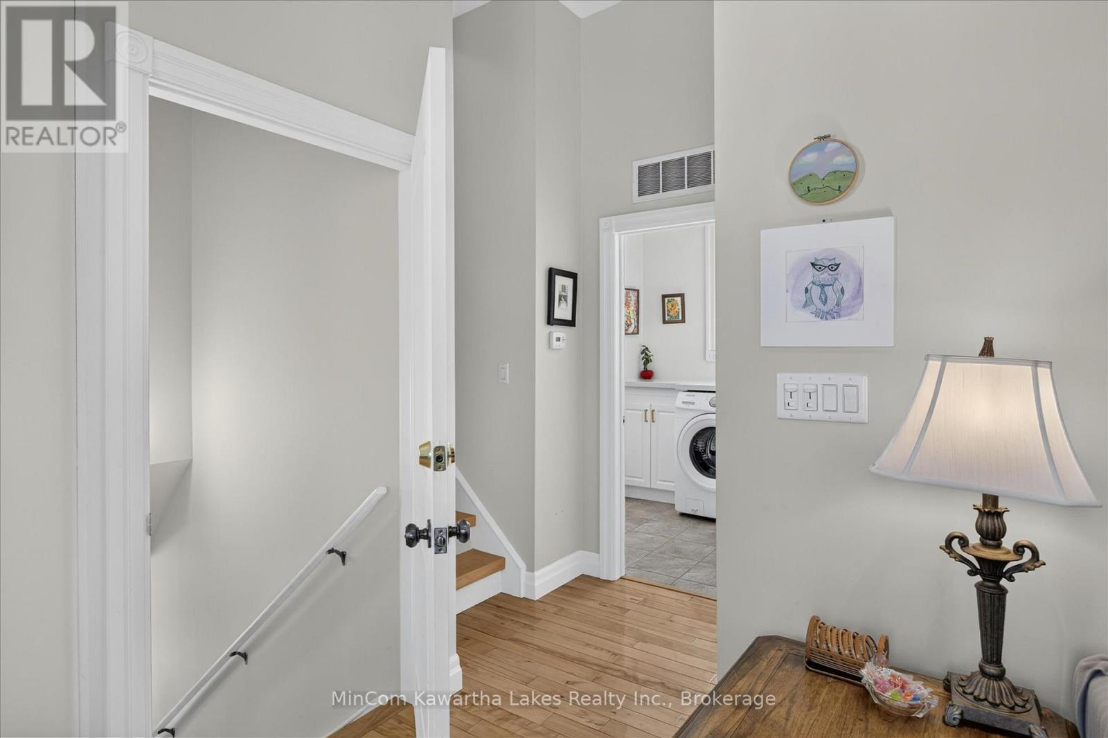 #4 760 GEORGE STREET N - 30