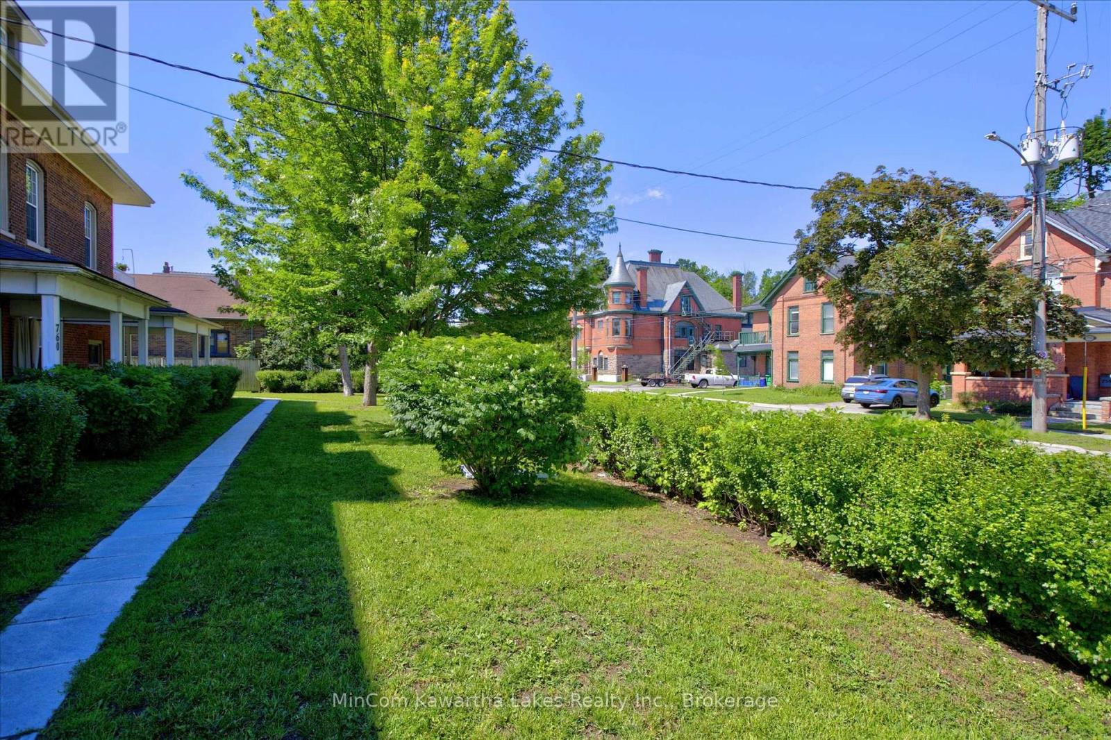 #4 760 GEORGE STREET N - 42