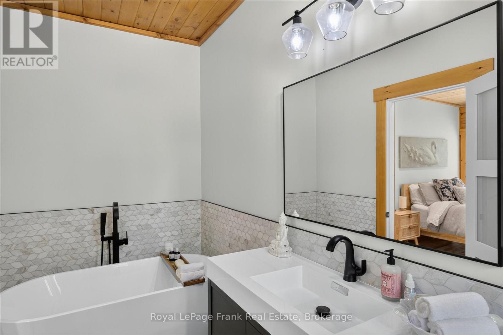 413 WEST BAY ROAD - 18