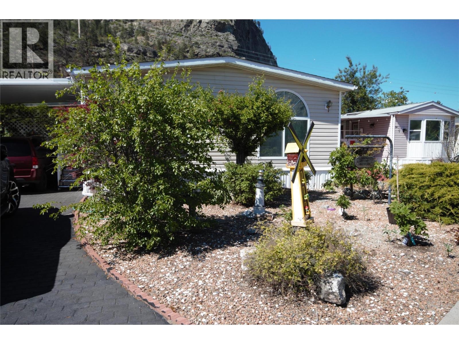 #15 8598 Highway 97 - 9
