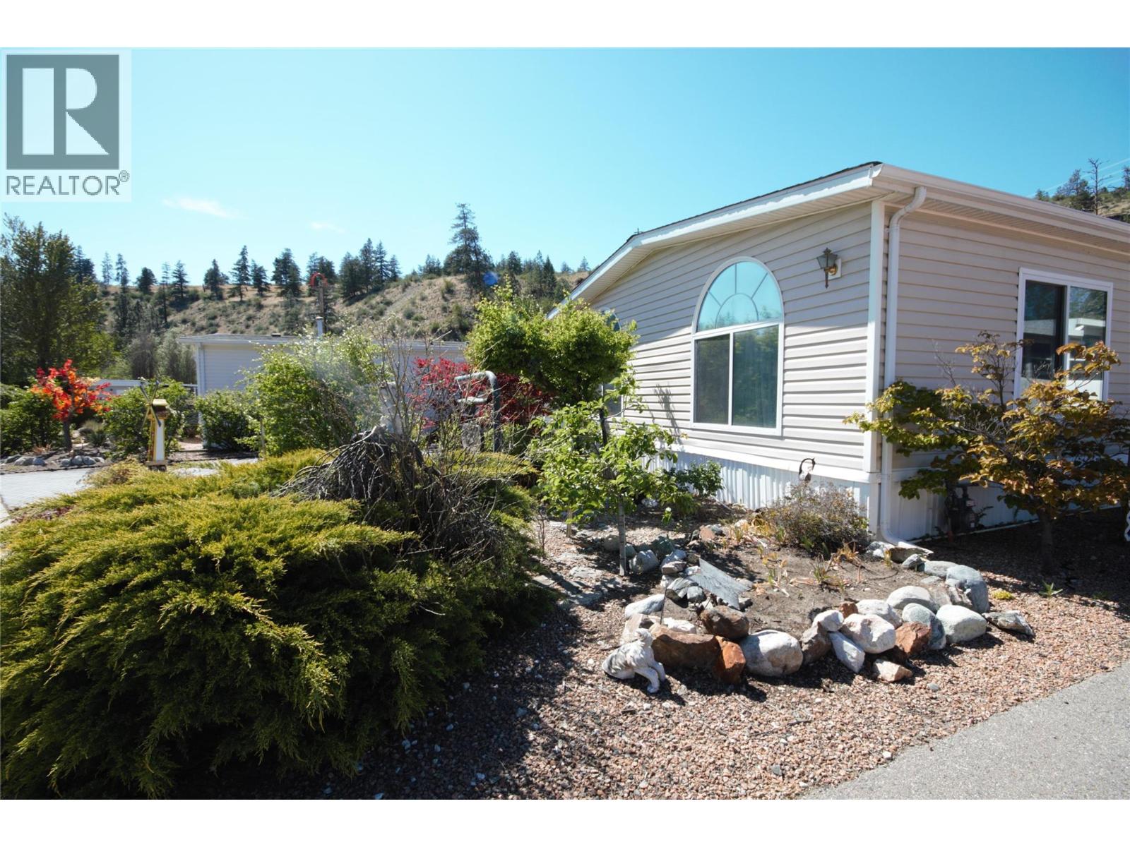 #15 8598 Highway 97 - 8