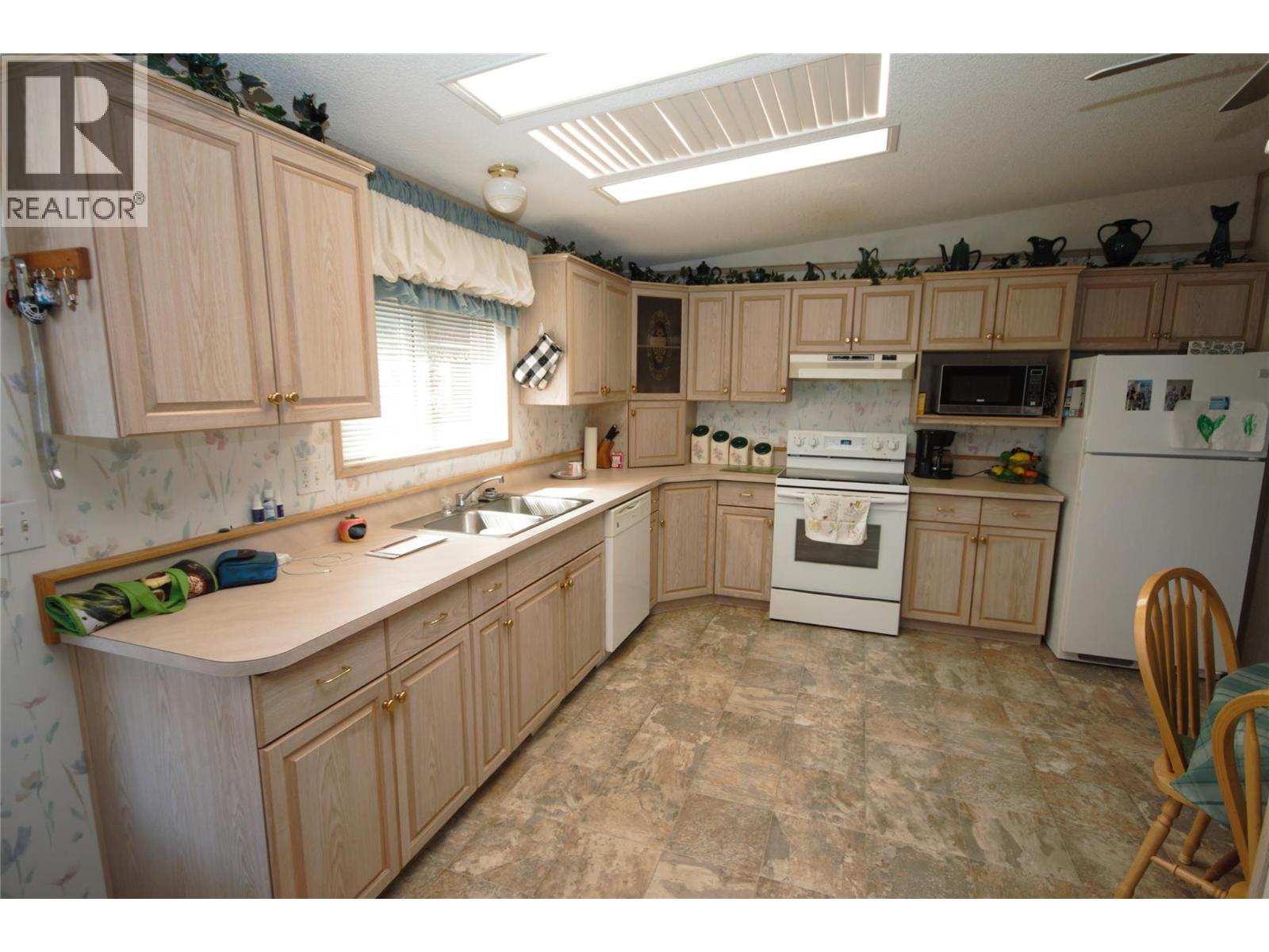 #15 8598 Highway 97 - 29