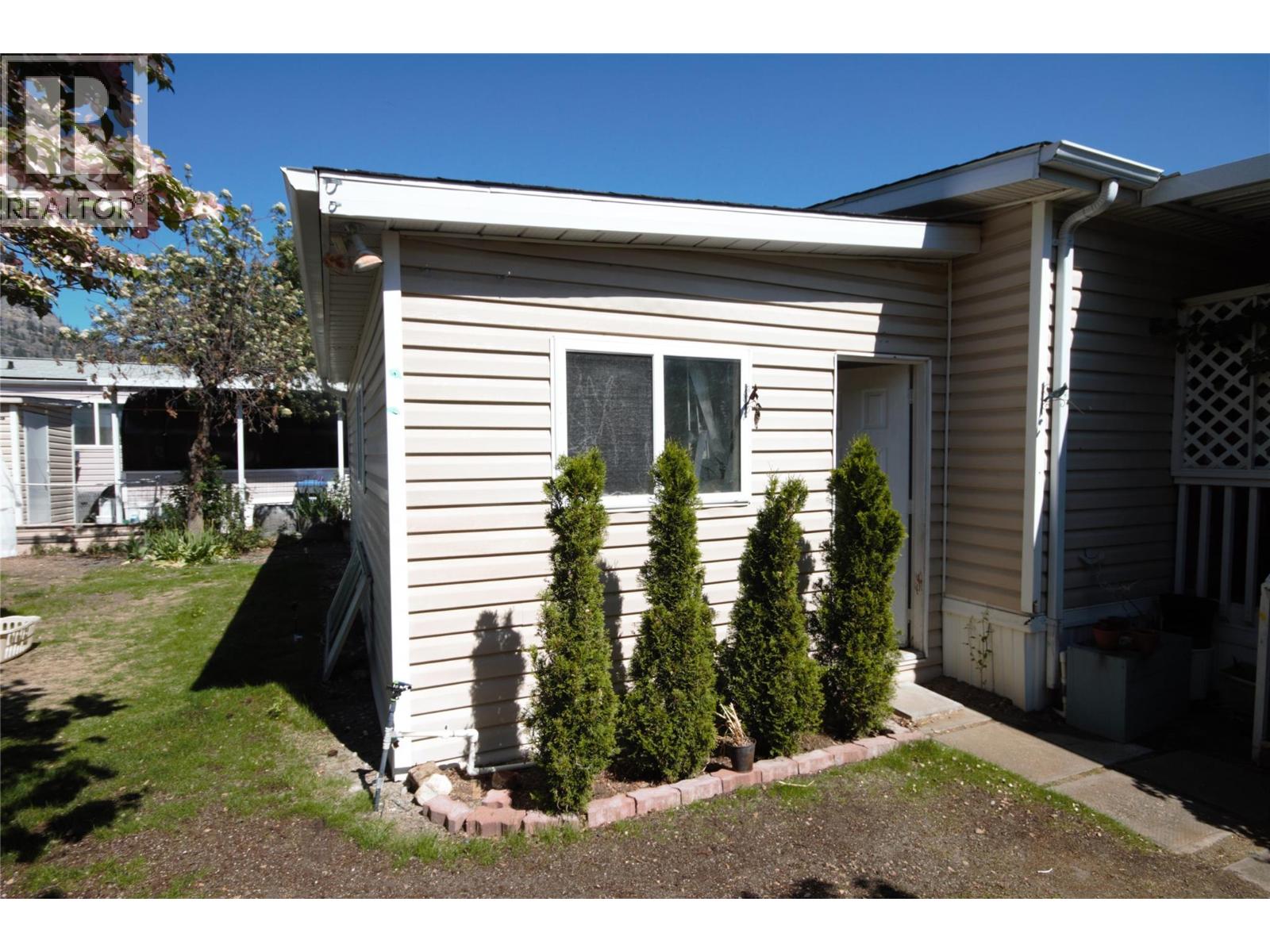 #15 8598 Highway 97 - 38