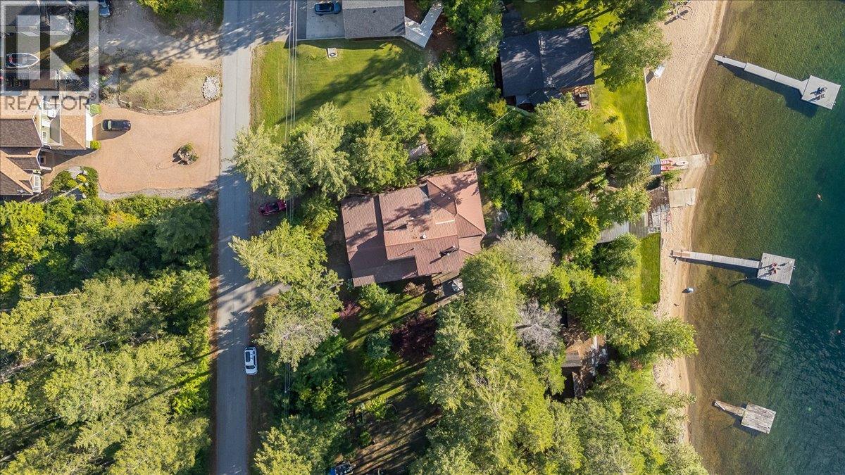2071 Massie Road, Christina Lake