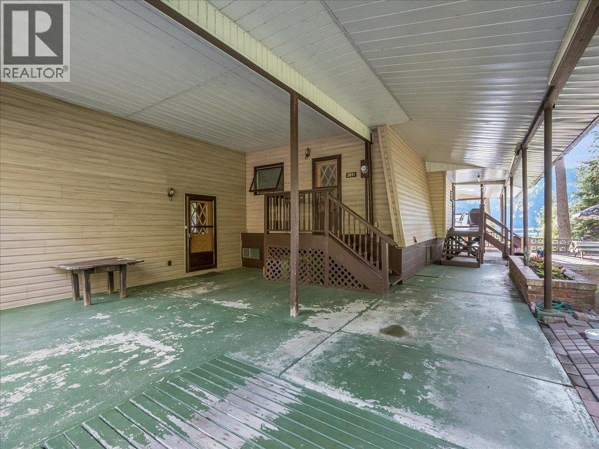 2071 Massie Road, Christina Lake