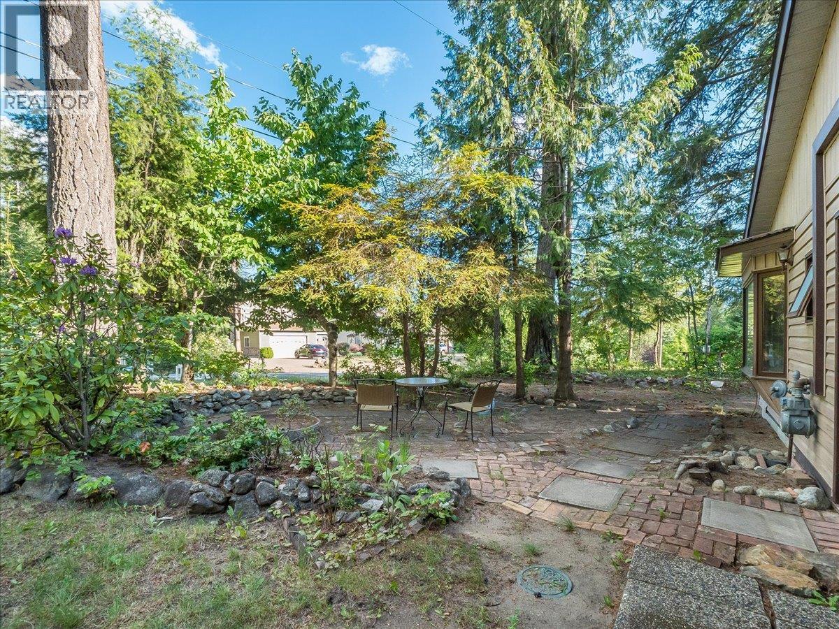 2071 Massie Road, Christina Lake