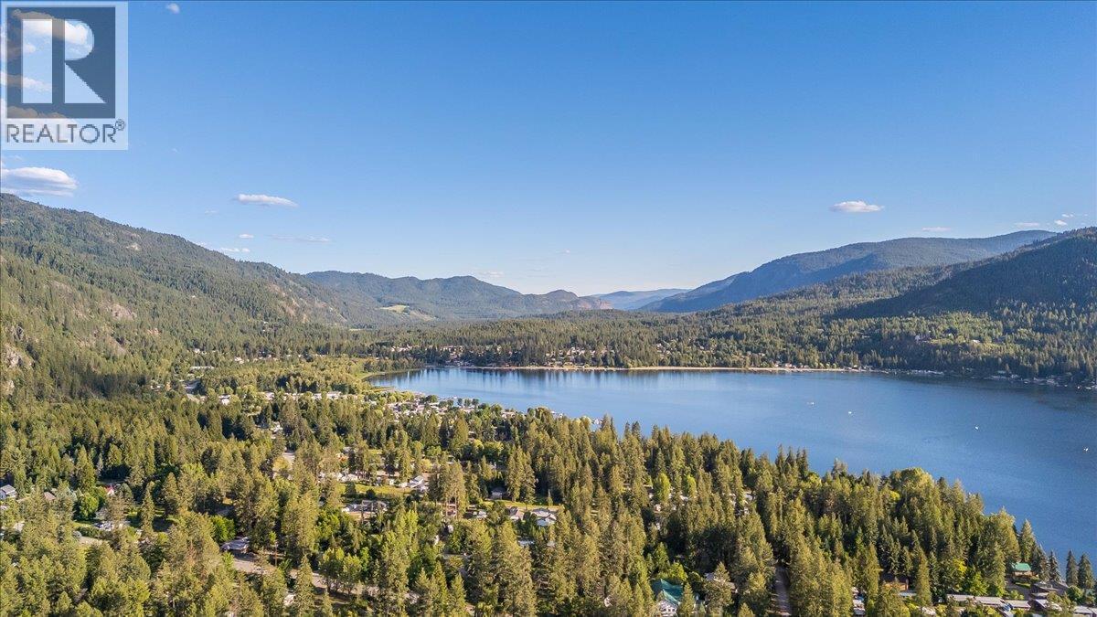 2071 Massie Road, Christina Lake