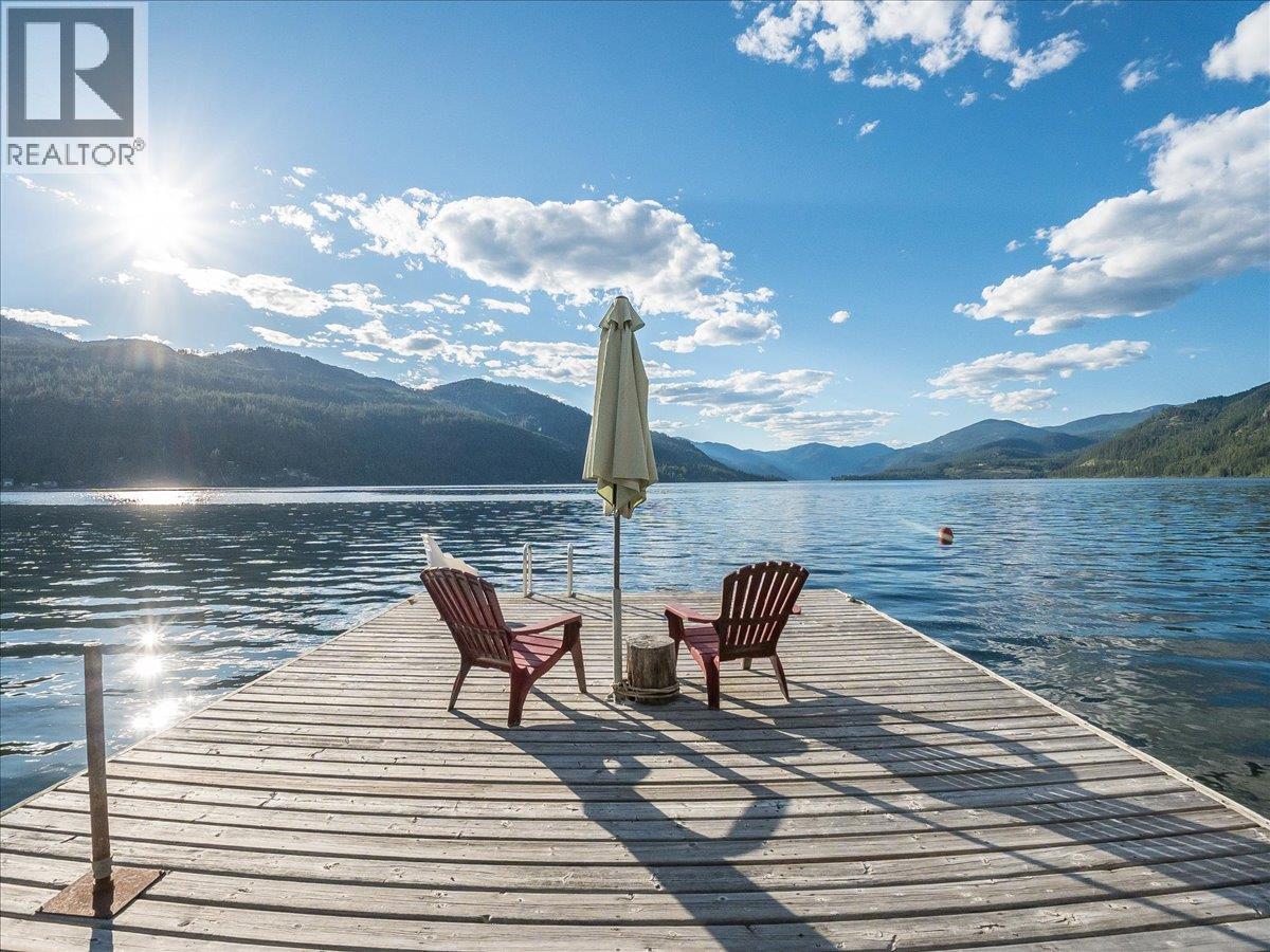 2071 Massie Road, Christina Lake