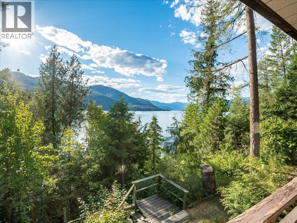 2071 Massie Road, Christina Lake