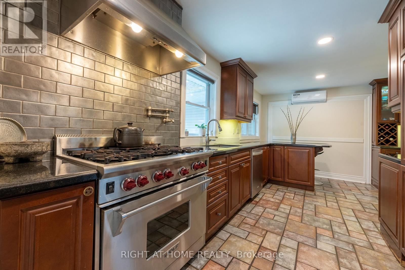 120 WRIGHT STREET - 20