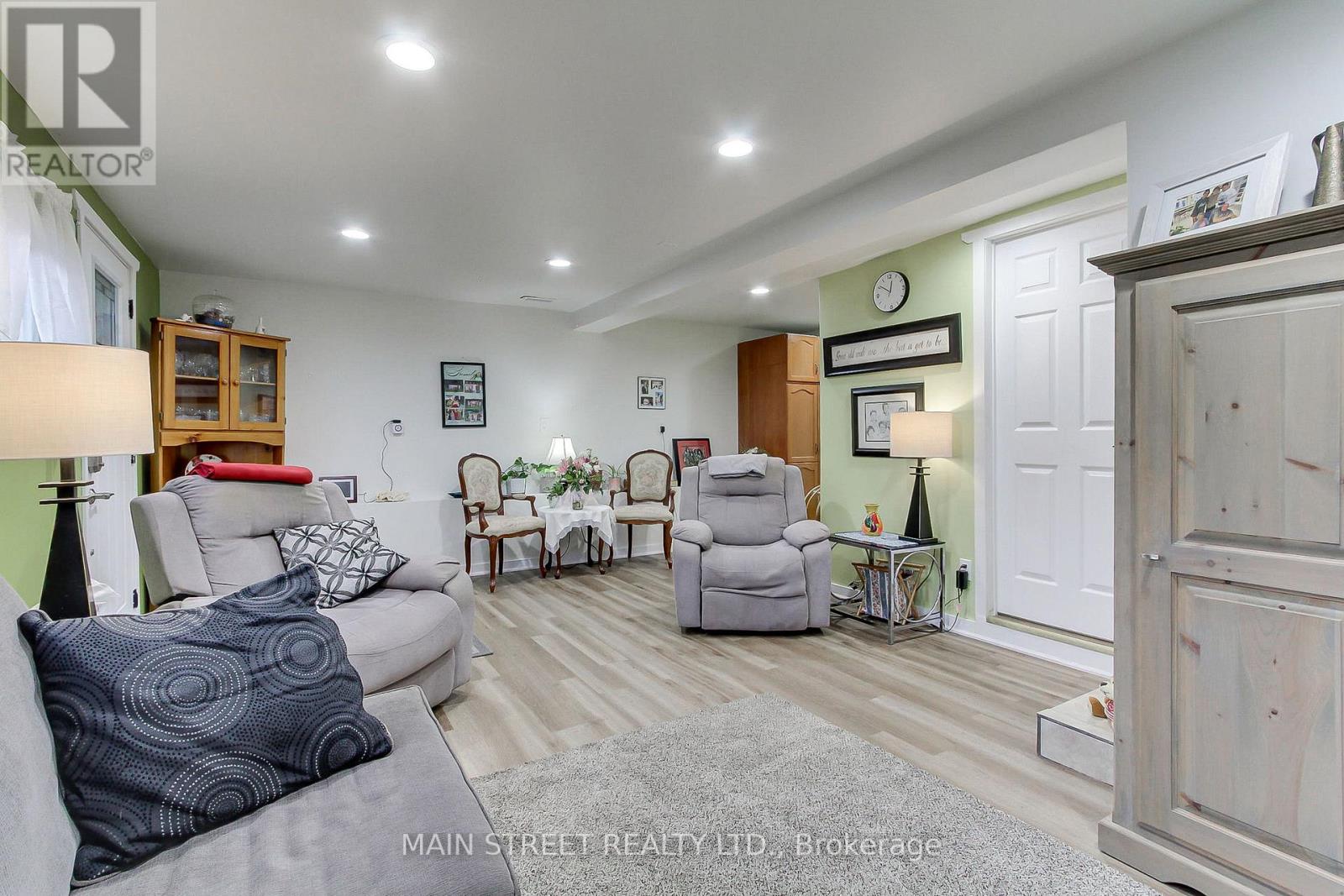 1 MUSTARD STREET - 25