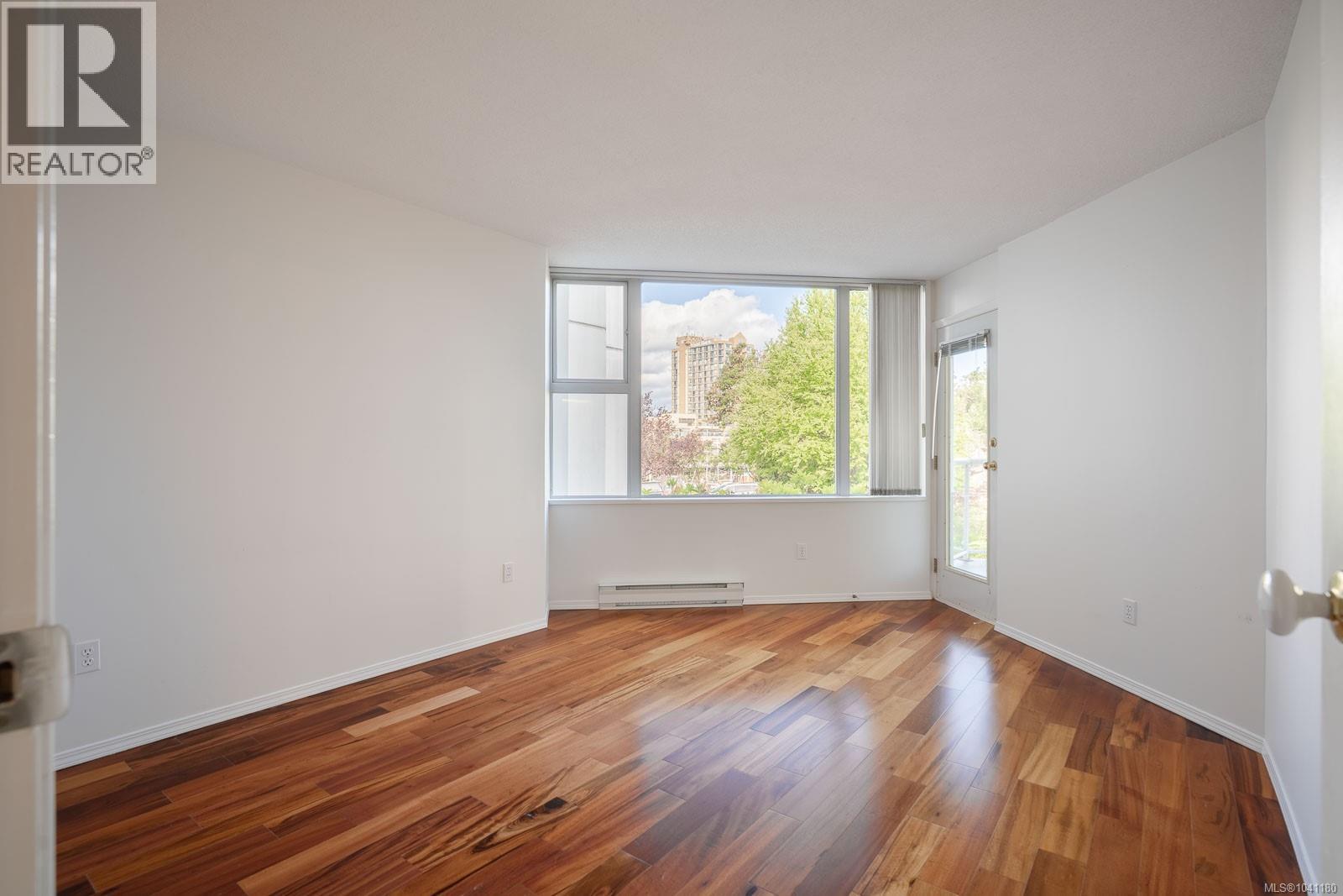 #203 158 Promenade Dr - 19