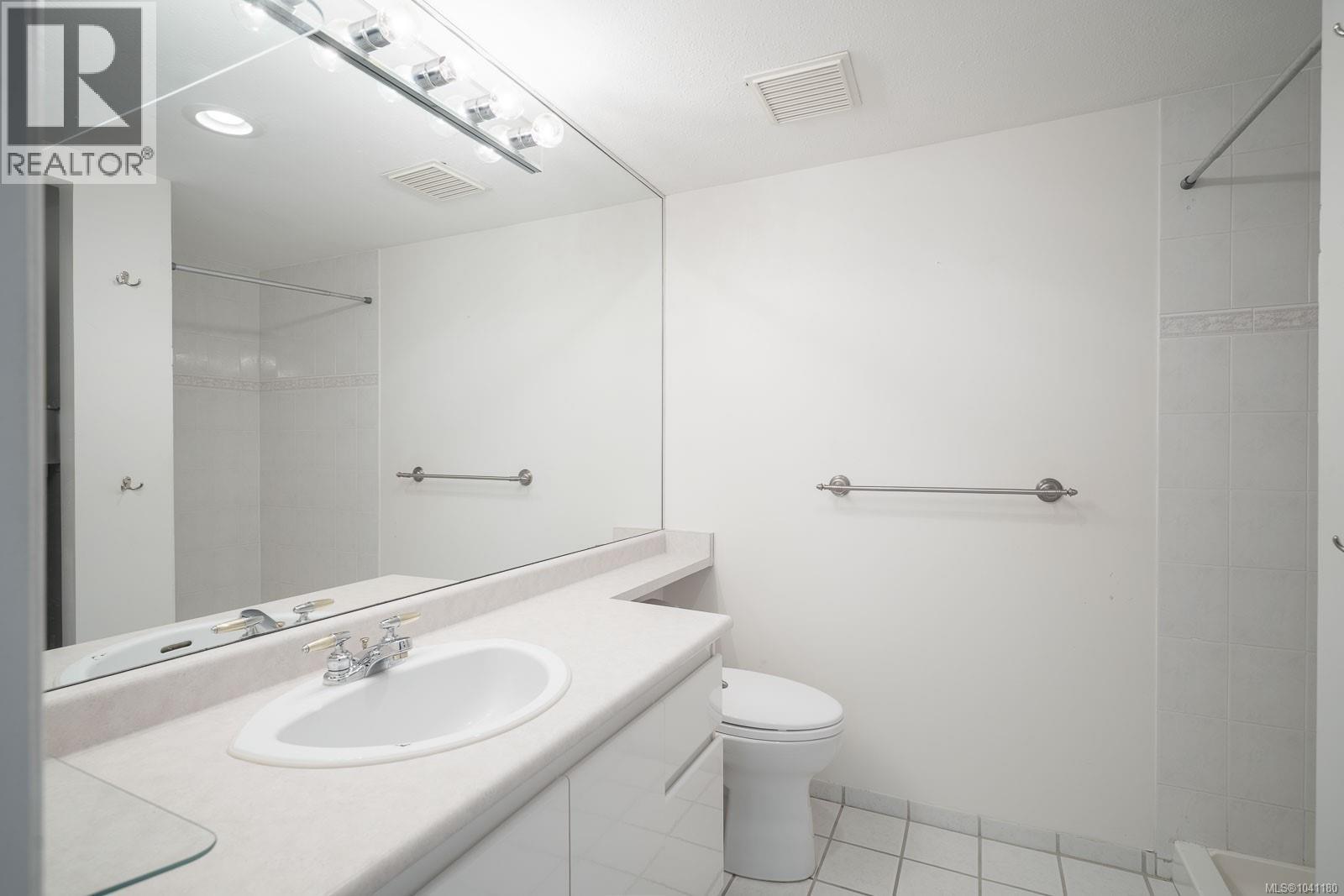 #203 158 Promenade Dr - 21