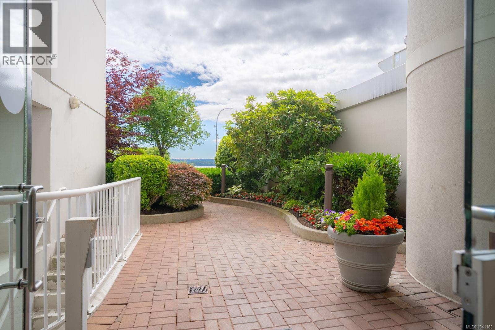 #203 158 Promenade Dr - 39