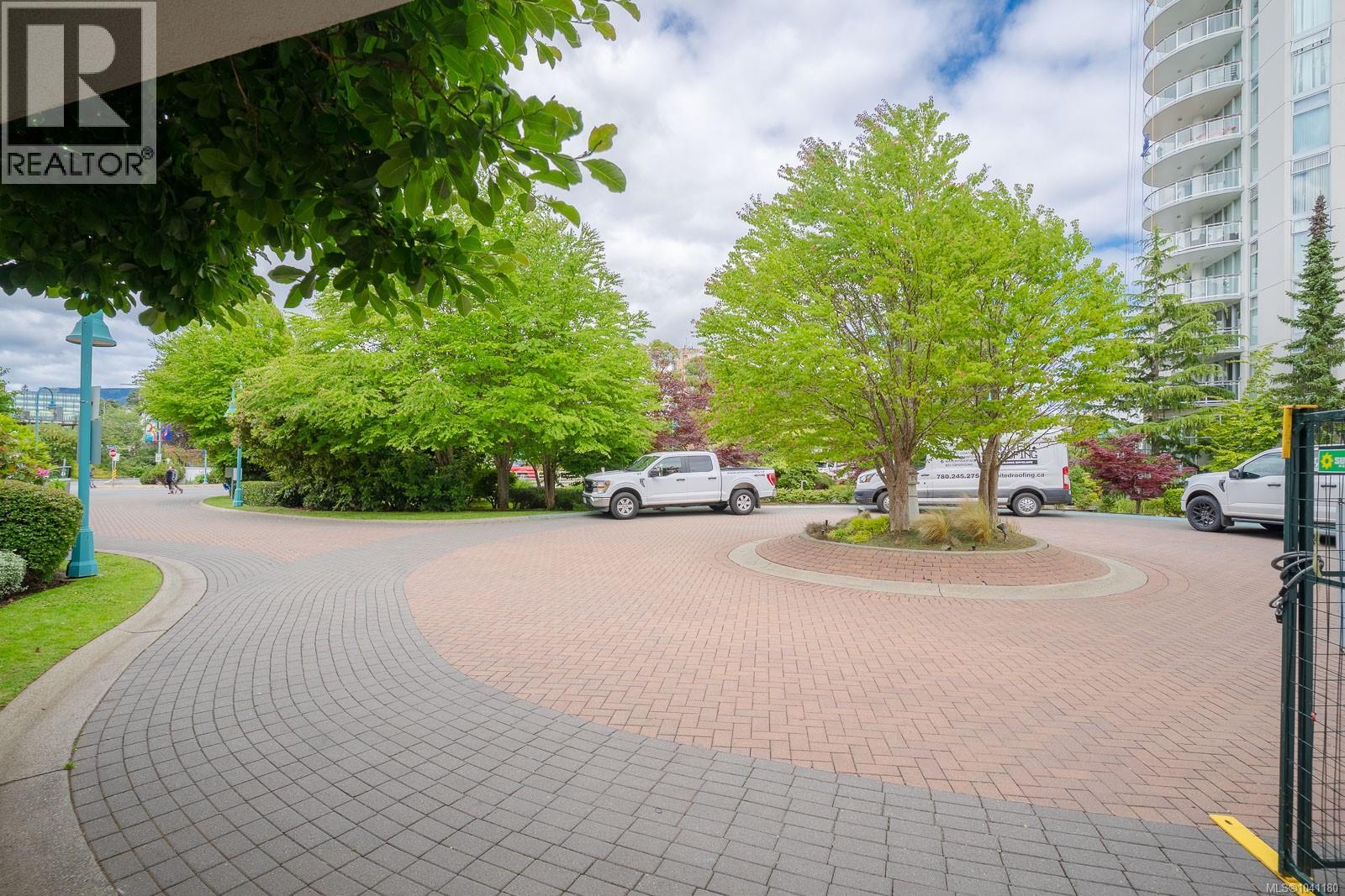 #203 158 Promenade Dr - 57