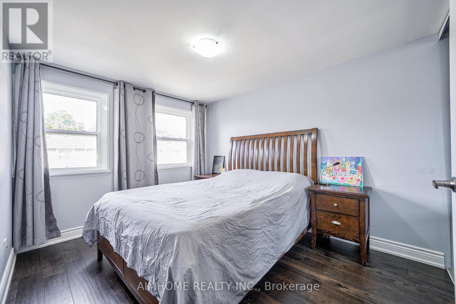 1692 JOHN STREET - 20