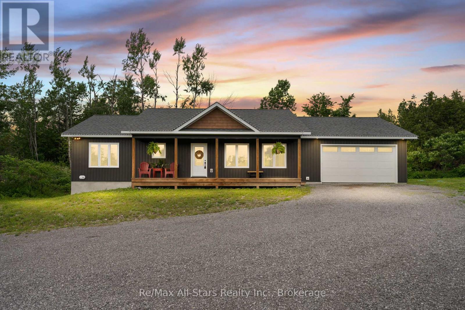 86 ELLWOOD CRESCENT - 1