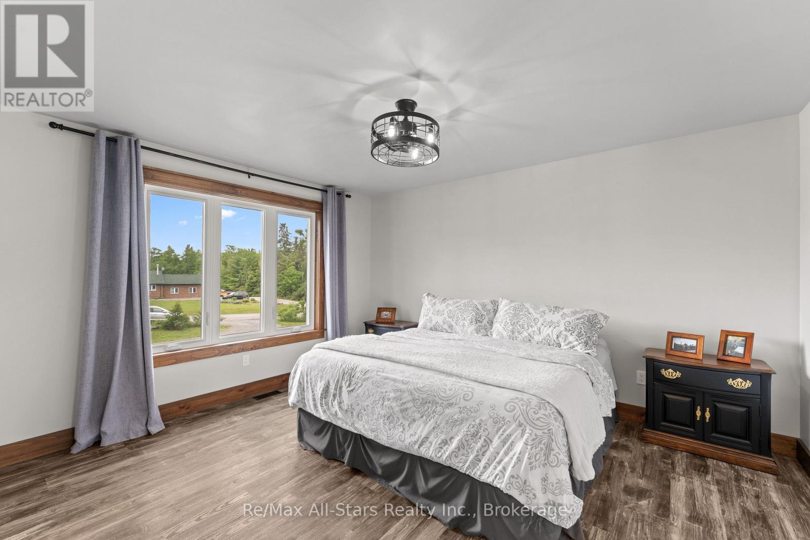 86 ELLWOOD CRESCENT - 20