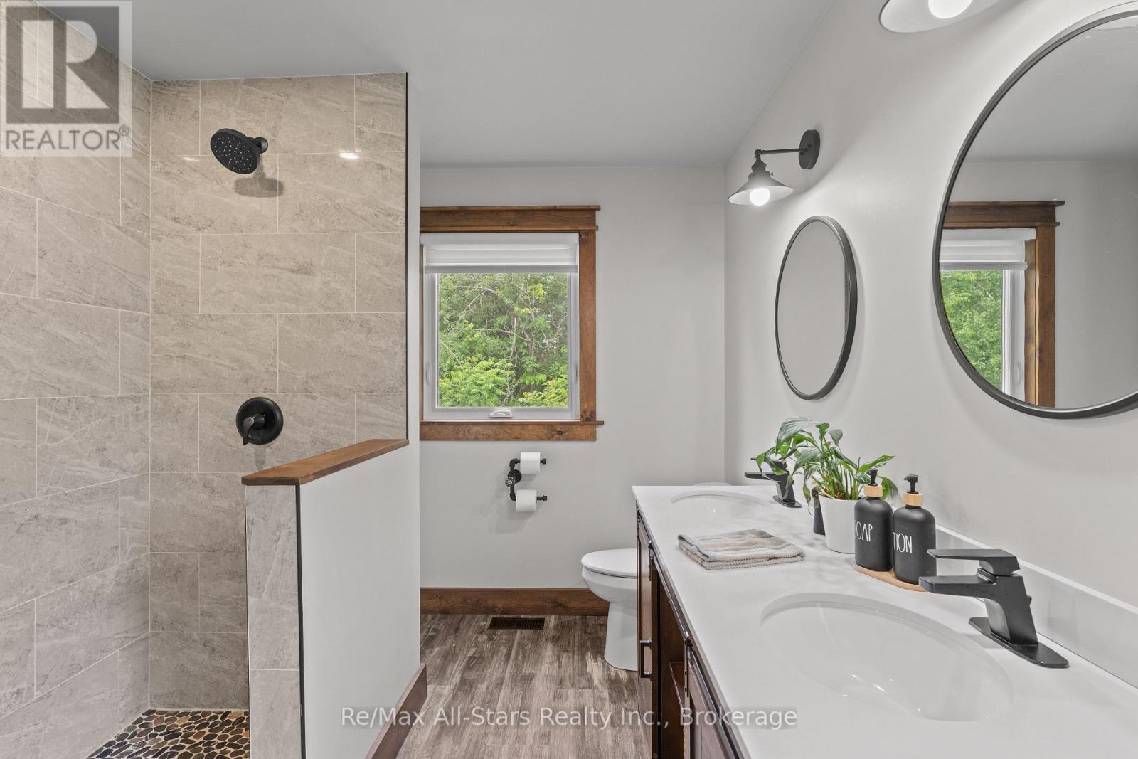 86 ELLWOOD CRESCENT - 22