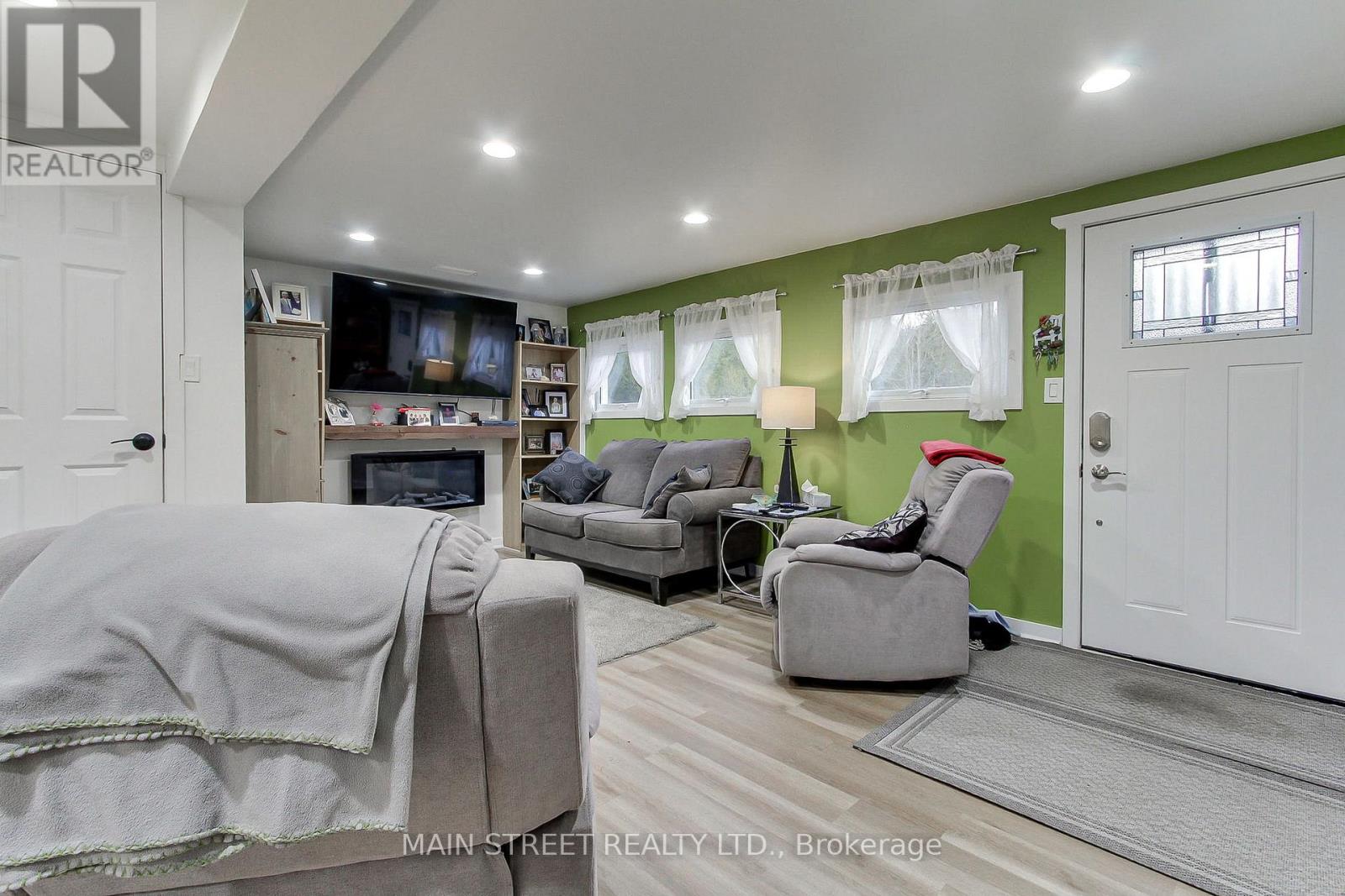 1 MUSTARD STREET - 23