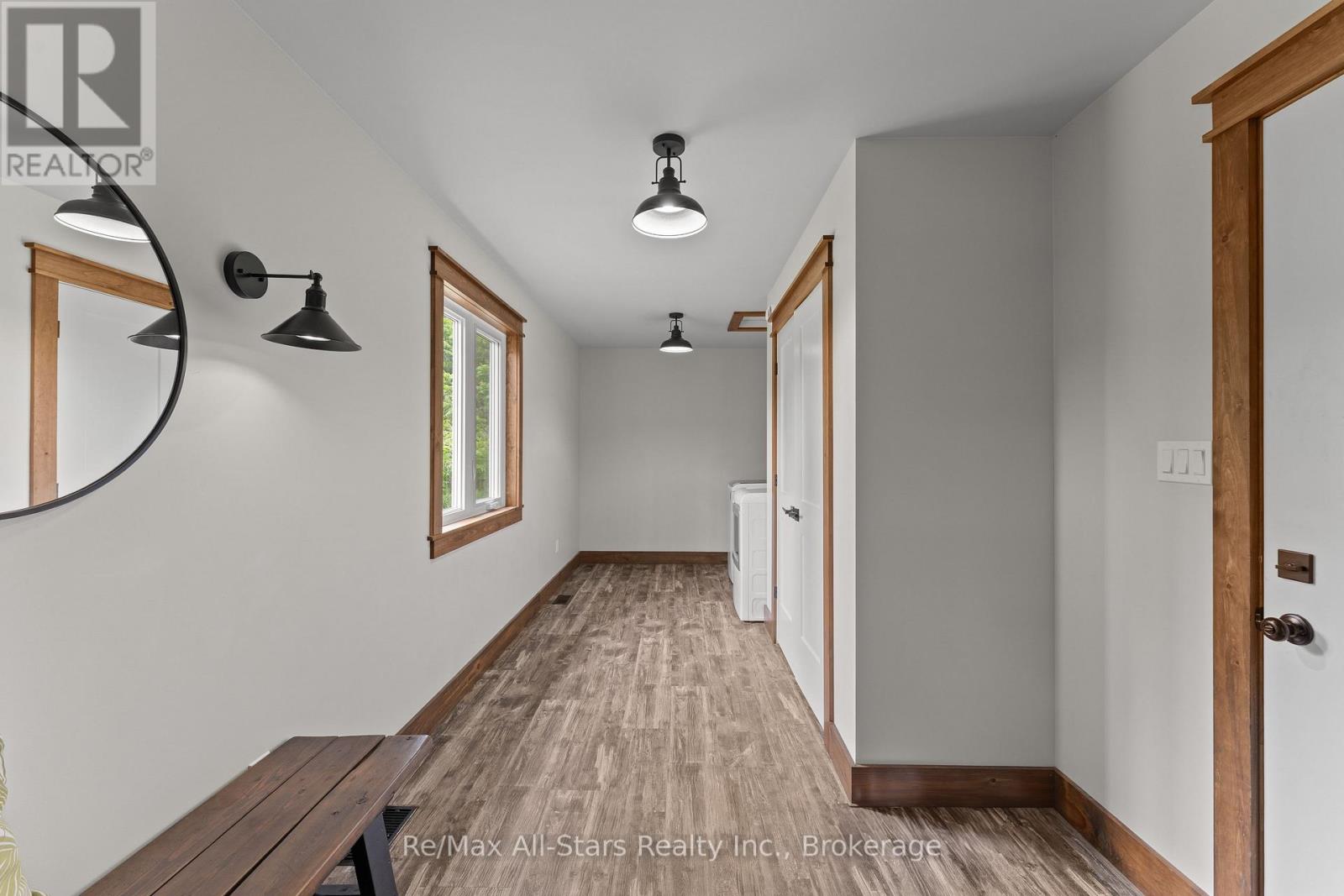 86 ELLWOOD CRESCENT - 25