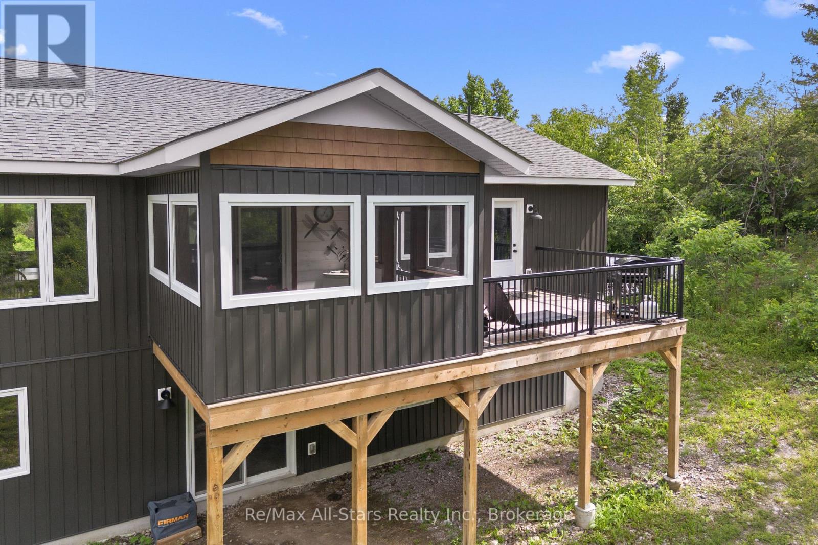 86 ELLWOOD CRESCENT - 35
