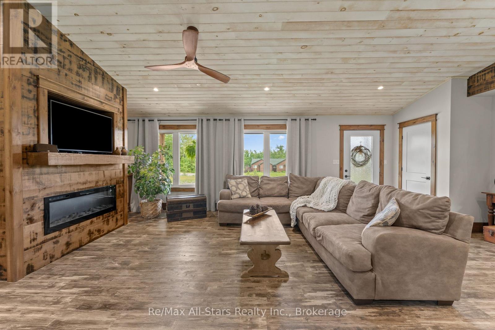86 ELLWOOD CRESCENT - 7