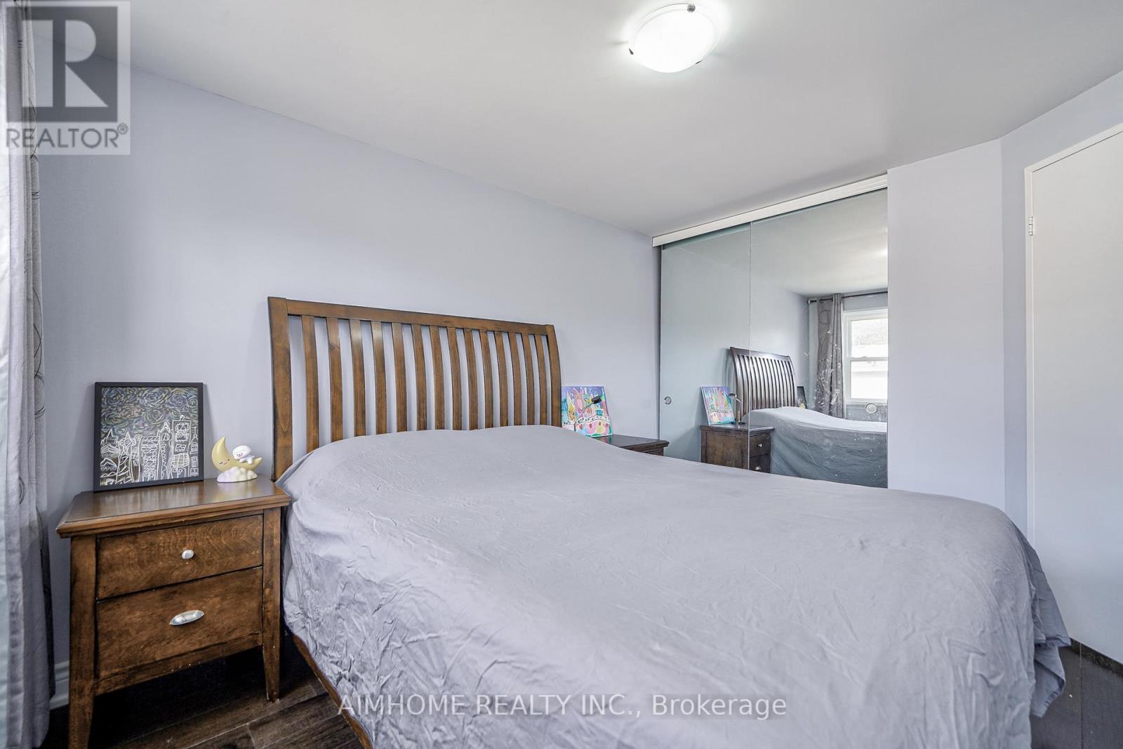 1692 JOHN STREET - 22