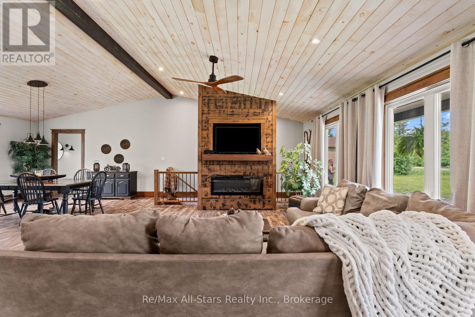 86 ELLWOOD CRESCENT - 10