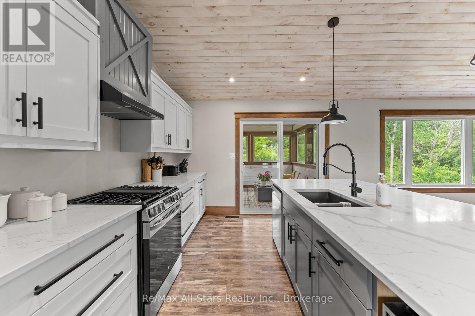 86 ELLWOOD CRESCENT - 14